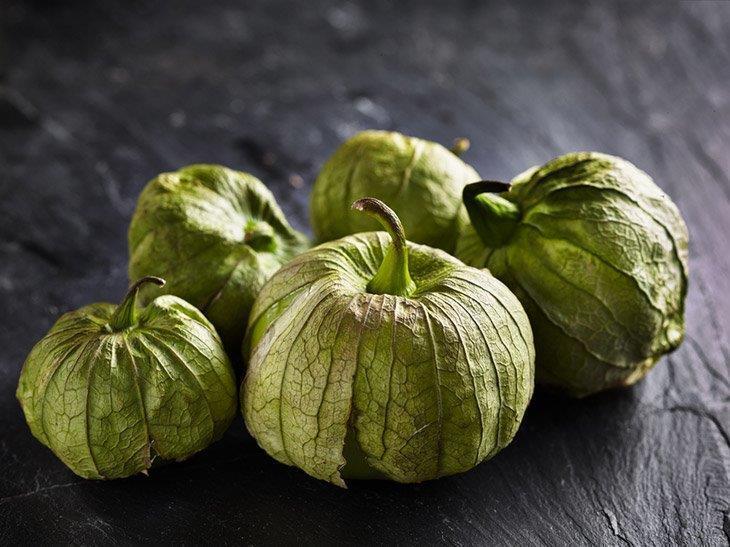 Fresh-tomatillos-in-a-pile-how-to-store-tomatillos