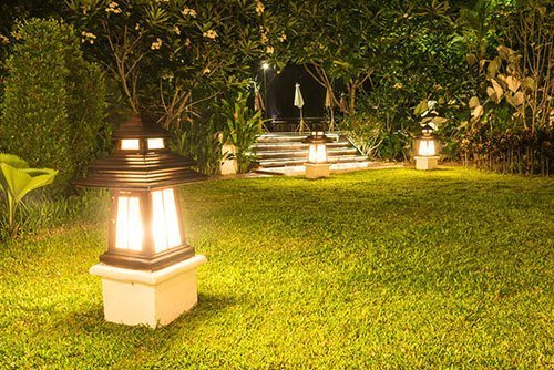 Garden-lamp-in-garden-at-night