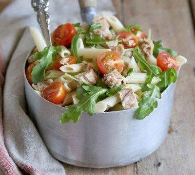 Pasta-with-Arugula-leaves