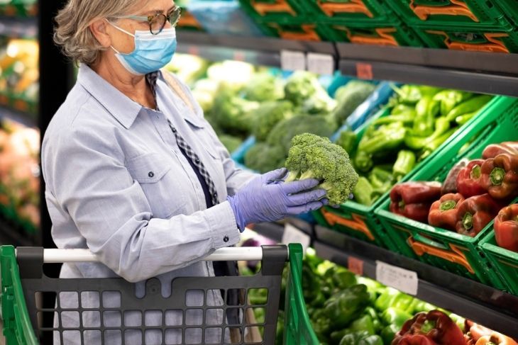 how to pick broccoli at the grocery store